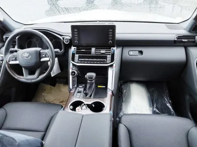 2022 Toyota LC300 diesel GXR high grade with leather and camera  (No.J0598) for export from Japan