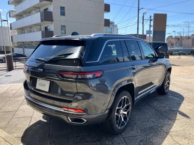 2025 Jeep Grand Cherokee Summit Reserve 4xe (Plug‑In Hybrid) for export from Japan