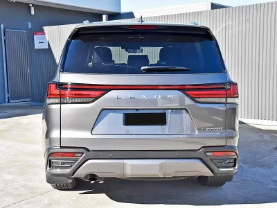 2022 Lexus LX600 SUV Liquid Metal/Black (No.480731) for export from Japan