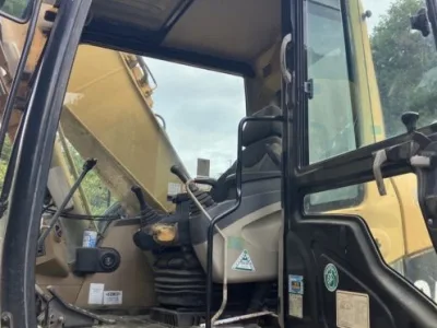 2004 Caterpillar CAT 320C Excavator | 5,611 HRS | Japan Stock for export from Japan