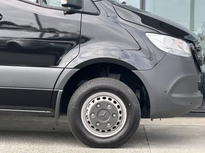2026 Mercedes-Benz Sprinter 519 ELWB Minibus RWD — 21 Seats for export from Japan