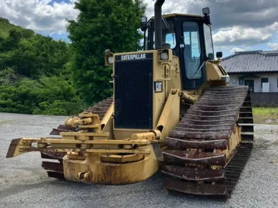  CATERPILLAR D5H BULLDOZER for export from Japan