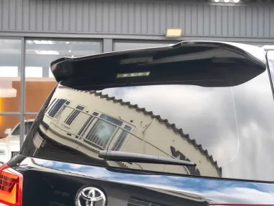 2016 Toyota Land Cruiser 200 GXR Left Handle V8 Diesel for export from Japan