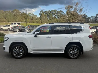 2026 TOYOTA LANDCRUISER LC300 PERFORMANCE HYBRID SAHARA ZX  for export from Japan