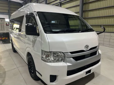 2025 Toyota Hiace Commuter Diesel Turbo 10 seater (No.960931) for export from Japan