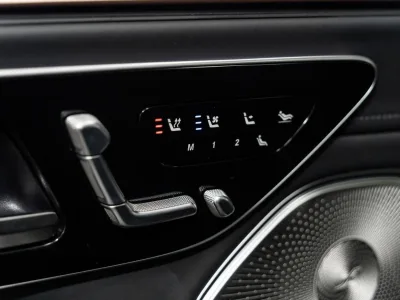 2026  MERCEDES-MAYBACH EQS680 4MATIC SUV  ULTRA LUXURY EV for export from Japan