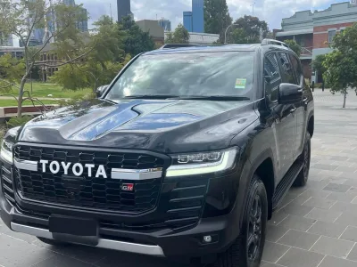 2022 Toyota LandCruiser 300 LC300 GR Sport (No.J0457) for export from Japan
