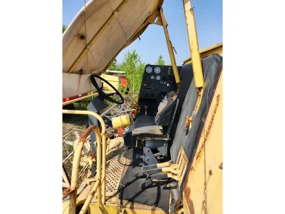 New Holland 8050 Combine Harvester (No.J0885) for export from Japan