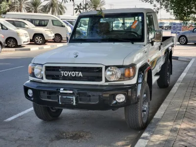 2022 Toyota Land Cruiser 70th Anniversary LX (No.680541)