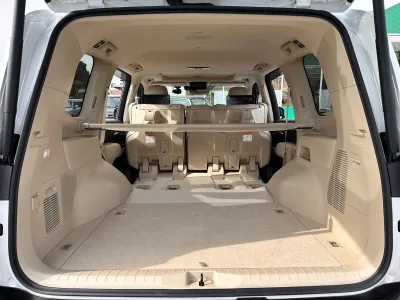 2025 Toyota Land Cruiser LC300 ZX (J01049) for export from Japan