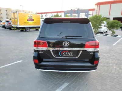 2018 Toyota Land Cruiser 8 seater V8 engine (No-830714) for export from Japan