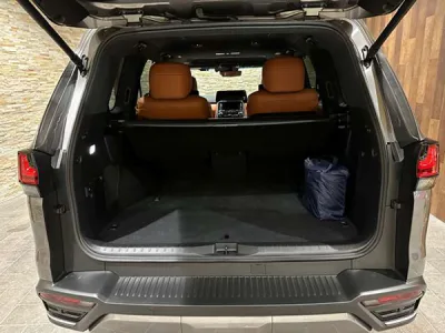2025 Lexus LX 600 Executive 4WD (Gunmetallic) (R05) (No-960688) for export from Japan
