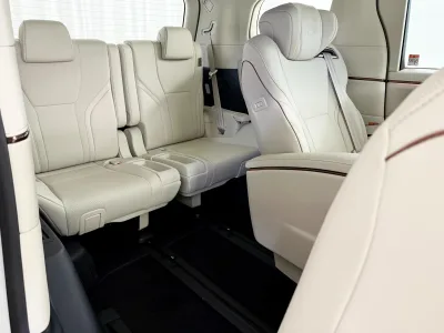 2025 Lexus LM 500h Version L 4WD for export from Japan