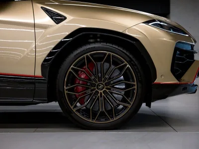 2026 Lamborghini Urus SE 4.0L V8 Hybrid AWD for export from Japan