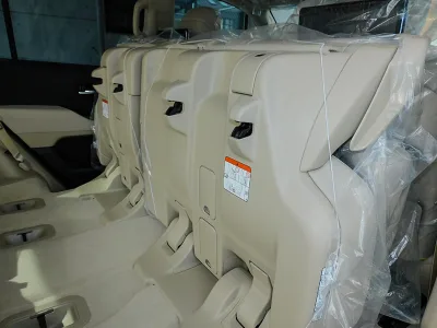 2023 Toyota Land Cruiser 300 3.5 ZX 4WD With WALD Full Aero | Rear Entertainment | JBL Sound System (No.961028) for export from Japan