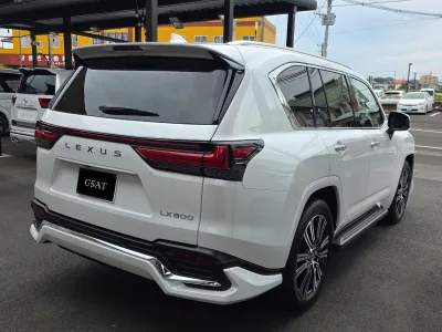 2025 Lexus LX 600 4WD Moderista 7 Seats for export from Japan