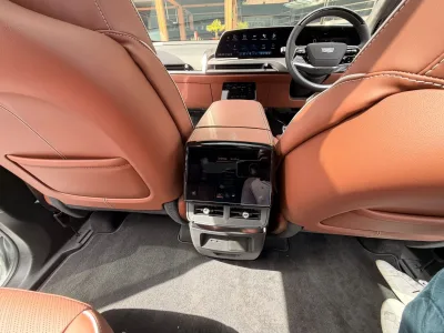 2026 Cadillac Vistiq (ELECTRIC VEHICLE) Platinum AWD for export from Japan