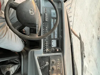 ASHOK LEYLAND BUS 66 Seater 2013 (No-830702) for export from Japan
