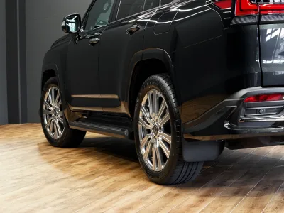 2025 Lexus LX 600 Executive 4WD - The Ultimate Luxury SUV (No.960999) for export from Japan