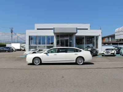 Luxury Galue Limousine | Japan Built for export from Japan