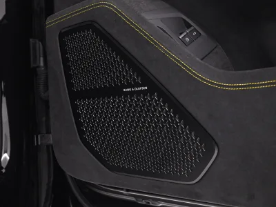 2026 Lamborghini Urus SE 4WD RHD - Nero Helene for export from Japan