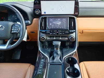 Lexus  LX500d (No-830718) for export from Japan