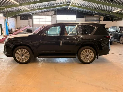 2026 Lexus LX 500d VIP 4-Seater / 3.3L Twin-Turbo Diesel AWD for export from Japan