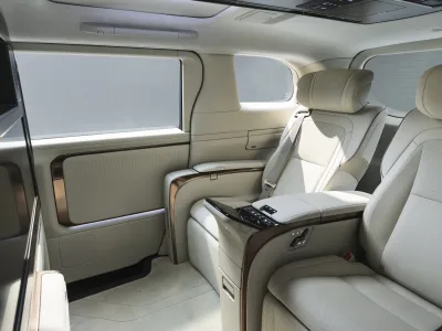 2025 All-New Lexus LM Unique "Luxury Mover" LM350/500 (No.J0810) for export from Japan