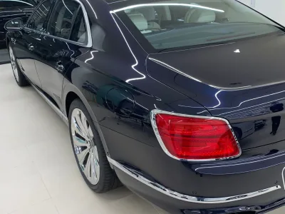 2025 Bently Flying Spur Hybrid Luxury sedan(No.940804) for export from Japan