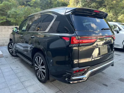 2025 Lexus LX 600 4WD - Ultimate Luxury & Power in Black (No.J0961017) for export from Japan