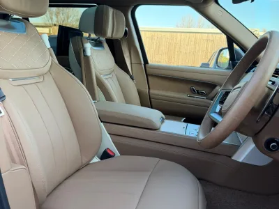 Land Rover Range Rover SV Signature Suite RHD - White for export from Japan