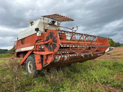 LAVERDA 3700 COMBINE HARVESTER (No.J0847) for export from Japan