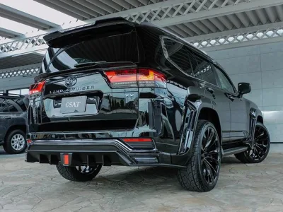2023 Toyota Land Cruiser 300 3.5 ZX 4WD With WALD Full Aero | Rear Entertainment | JBL Sound System (No.961028) for export from Japan