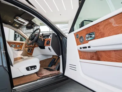 2022 Rolls-Royce Phantom for export from Japan