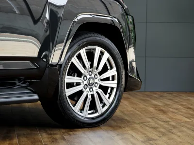 2025 Lexus LX 600 Executive 4WD - The Ultimate Luxury SUV (No.960999) for export from Japan