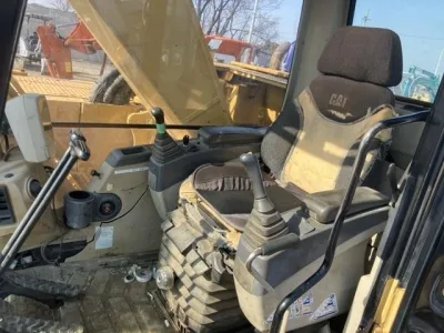 - CAT Hydraulic Excavator Type 320C Excavator for export from Japan