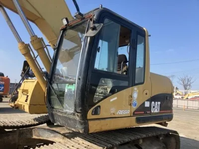 - CAT Hydraulic Excavator Type 320C Excavator for export from Japan