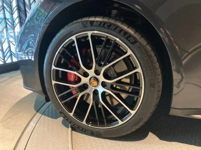 2022 Porsche 911 GTS (J0533) for export from Japan