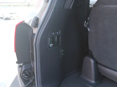 2019 Toyota Land Cruiser 200 4.6 ZX 4WD WALD for export from Japan