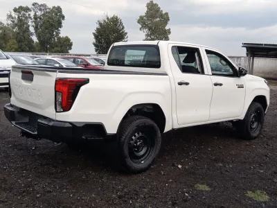 2027 Toyota Hilux Standard 4x4 2.8L Diesel Manual LHD for export from Japan
