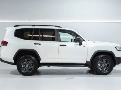 2022 LandCruiser LC300 GR Sport (No.J0538) for export from Japan