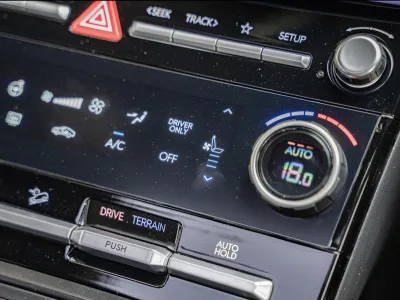 2025 Hyundai Santa Fe Hybrid Calligraphy AWD for export from Japan