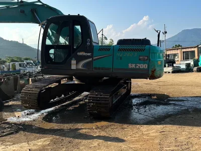 KOBELCO SK200 Excavator (No.J0744) for export from Japan