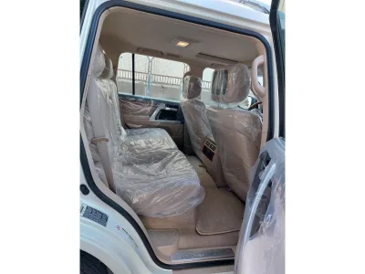 2014 TOYOTA Land Cruiser VXR 4.6L V8 model Gcc spece full option (No.830812) for export from Japan