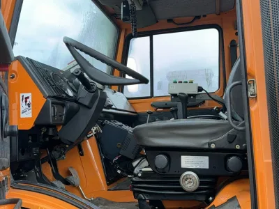Mercedes-Benz Unimog U1450 for export from Japan