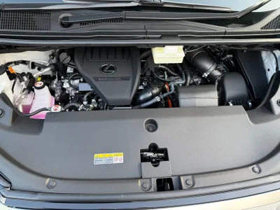 2025 Lexus LM 500h Version L 4WD for export from Japan