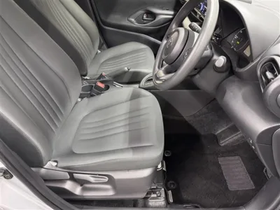 2025 Toyota Yaris cross G grade plugin hybrid for export from Japan