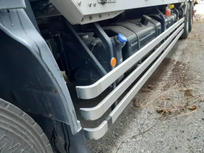 2016 Isuzu Giga large Aluminium wing body truck QPG-CYL77B (No.920772) for export from Japan
