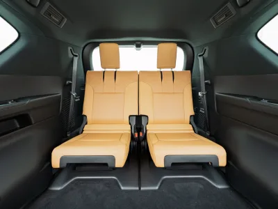 2025 LEXUS LX600 4WD –7 Seater LUXURY PACKAGE for export from Japan