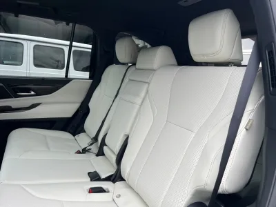 2025 Lexus LX 600 4WD 7 Seater Modellista Aero - Luxury & Power Combined (No.961019) for export from Japan